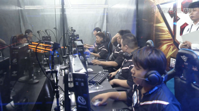 LCS活化石战队CLG官宣：全部选手离队